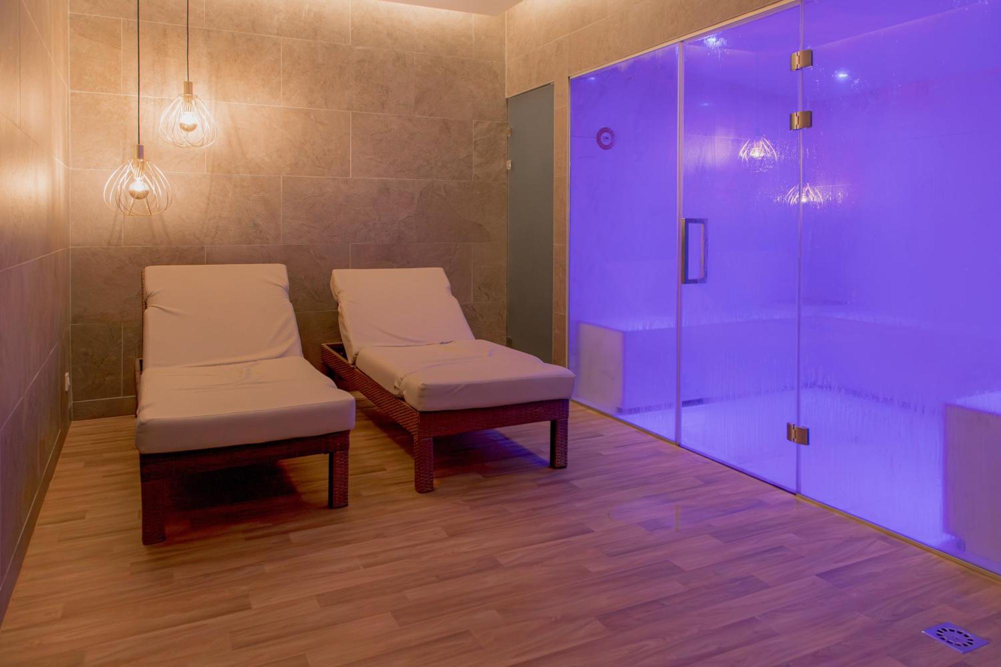 Hotel Dona Maria Affiliated By Meliá 4*